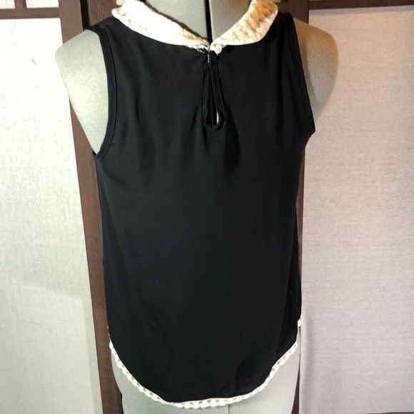 Mauve Brand Adorable High Neck w/ Lace Collar Black sz Med. hook and eye closure - Picture 10 of 13